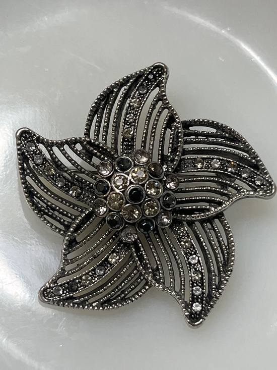 Jewelry - Vintage, Pinwheel Brooch in a Silver -Tone w/ Rhinestones